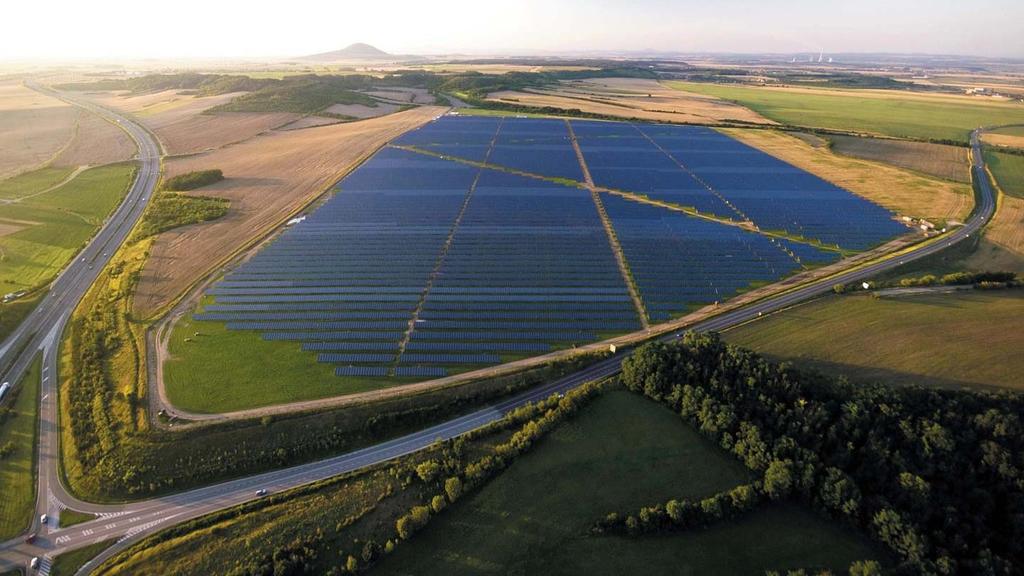 The World s 9 th Largest Solar Power Plant in 2010 Veprek, Czech 35MW 丨 16% Higher output,high ROI Veprek PV plant has been in full good operation till now.