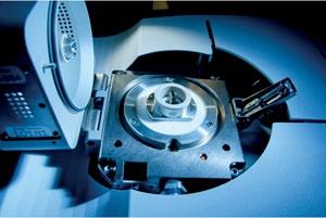 Plug - and - Play The CaptiveSpray source mounts directly onto all current Bruker API mass spectrometers.
