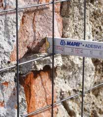 When Mape-Antique is mixed with water using a continuous mixing rendering machine or a cement mixer, it forms a transpirant rendering and masonry mortar with a plastic-thixotropic consistency which