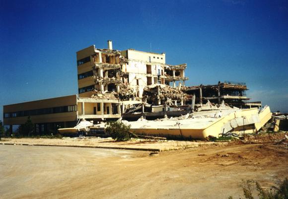 August 1999 Destruction in Izmit - homes