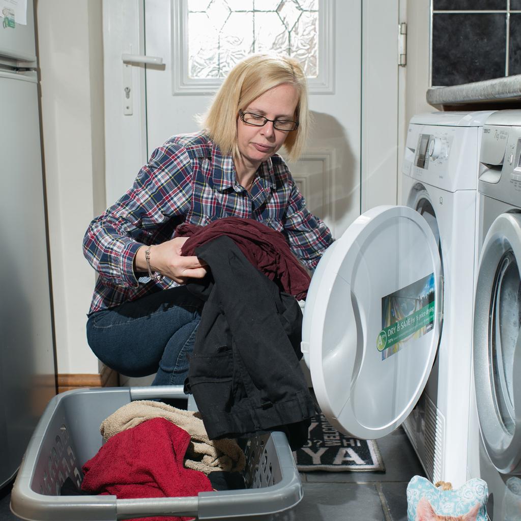 Case study: Eve Ogden, Kirkby in Ashfield, Nottinghamshire Eve and her partner live in a threebedroom semi in Nottinghamshire. She pays her energy bills through a regular direct debit.