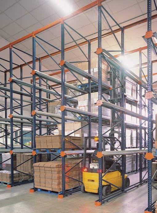 Lower guide rails The guide rail system is used to: Prevent the pallets colliding with the sides of the racking structure.