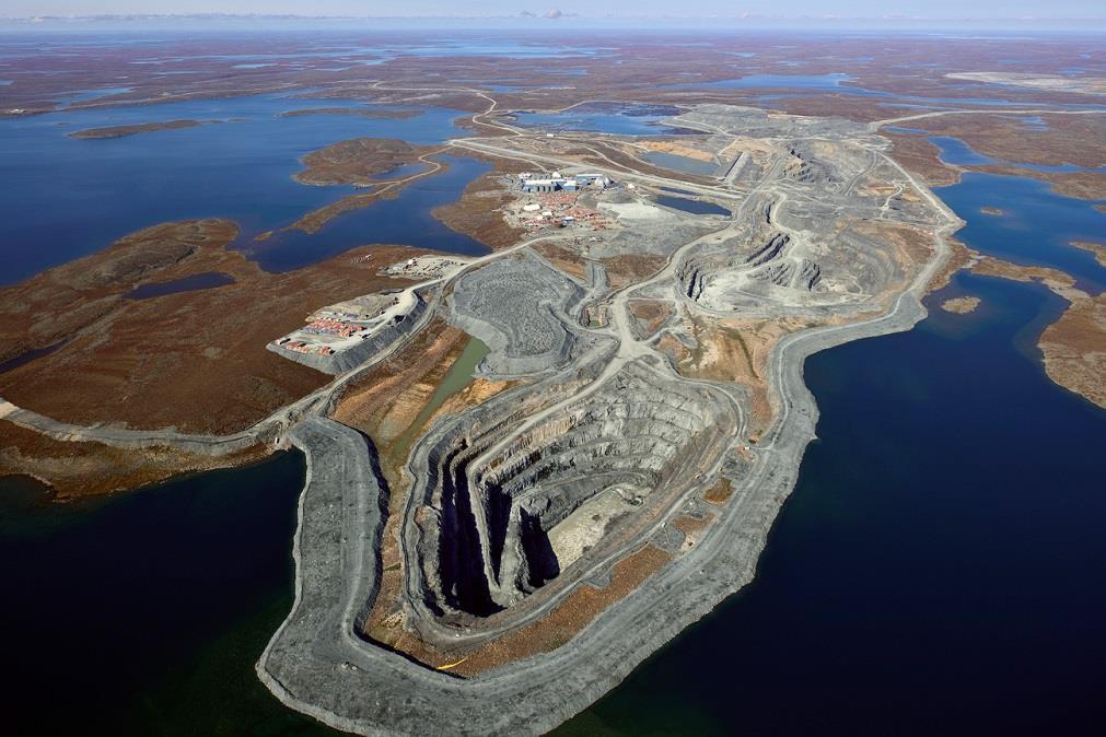 AGNICO EAGLE IN NUNAVUT MEADOWBANK MINE THE CORNERSTONE OF AGNICO S ARCTIC STRATEGY 2007 Acquired Cumberland