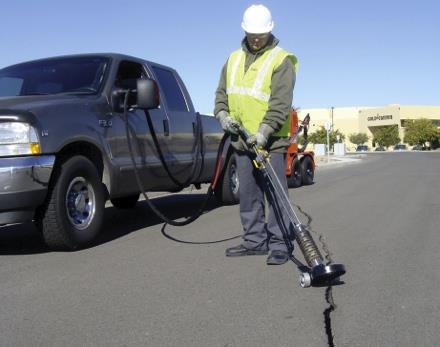 A significant challenge for the hot air lance operator is to avoid overheating the asphalt mixture. Overheating can damage the asphalt binder and potentially weaken the crack edge.
