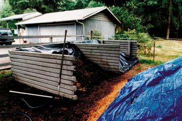 Manure Management The Benefits of Good Manure Management Reduce mud Reduce the size of your manure pile by up to 50% through composting Prevent reinfestation after