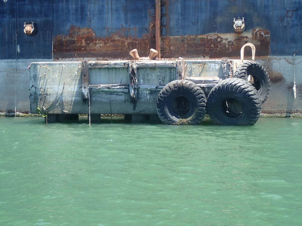 Photograph 6 : Overall View of Mooring Dolphin
