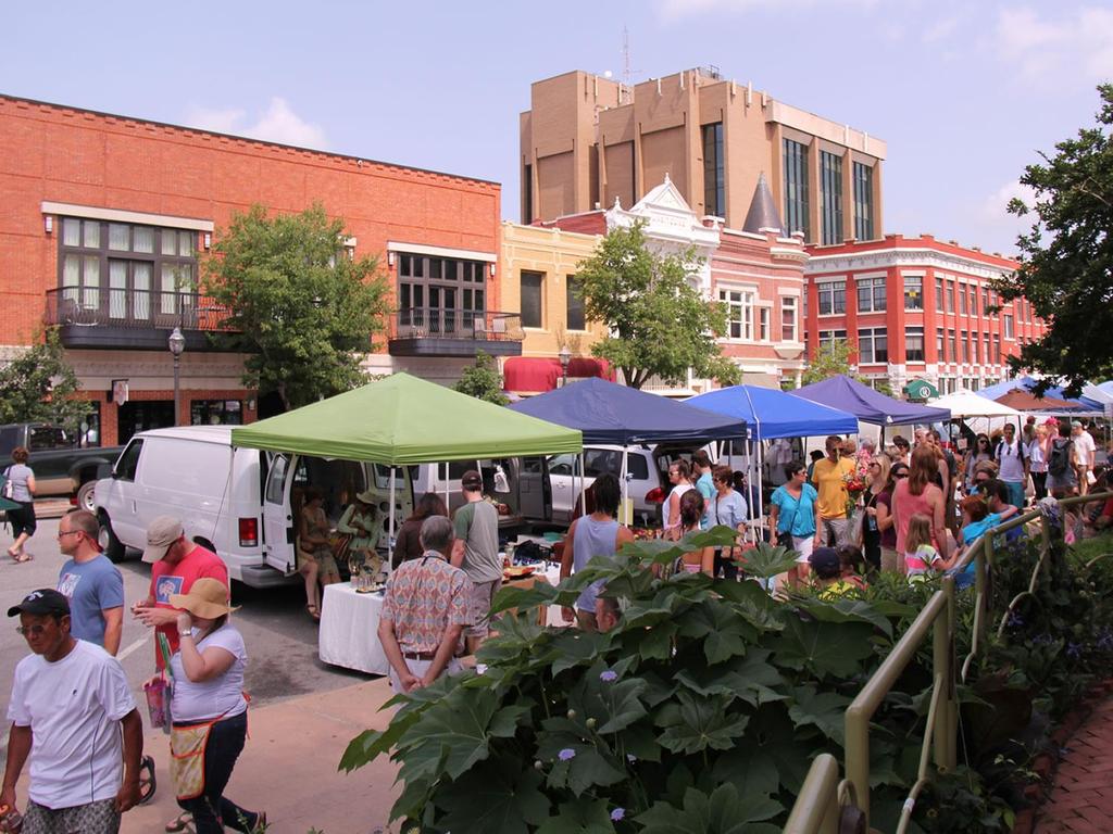 Revitalizing Downtown Retail 20 Strategies for Creating an Environment Where Existing and New