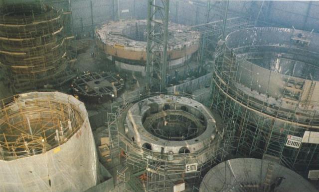 Superphenix : technical and scientific achievements A huge industrial experience was acquired during the reactor construction.