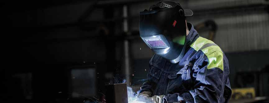 38 39 3M Speedglas Welding Helmet Series 100 and 100-QR Features 100 100-QR 3M Welding Helmet 10V Features 10V Weld with personality Approval ANSI Z87-2003 Side windows Auto-ON Exhaust vents Basic