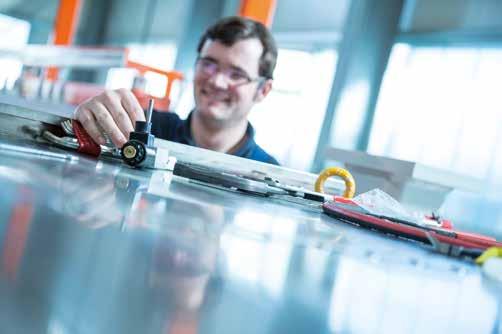 KIEFEL SERVICE Our experts for maximum performance KIEFEL offers a whole series of services in the area of engineering and