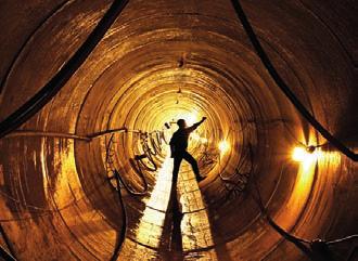 2 APPLICATIONS AND BENEFITS 2 Applications and benefits The major applications for pipe jacking and microtunnelling include new sewerage and drainage construction, sewer replacement and lining, gas
