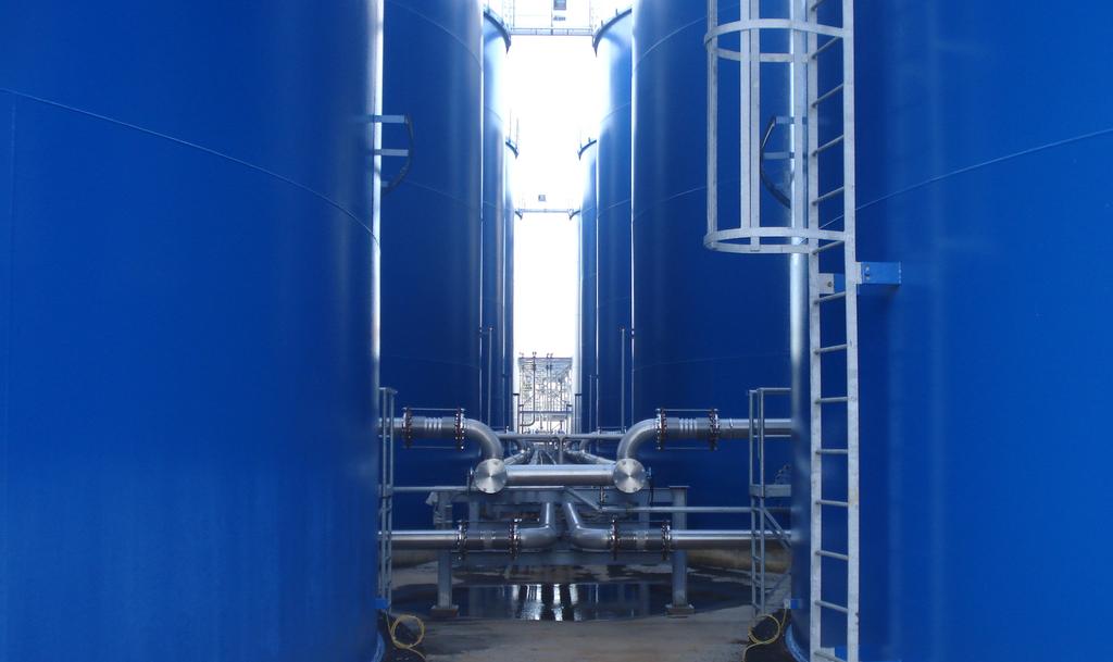 EXPERTS IN TANK CONSTRUCTION Upgrade Storage is a construction company and turnkey installer of industrial, large size tanks and silos used for the handling, processing and storage of liquid and bulk