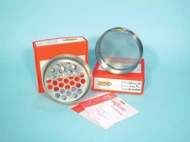 The sieve aperture is clearly marked on the metallic label, comprising the serial number for the identification and traceability of the sieve.