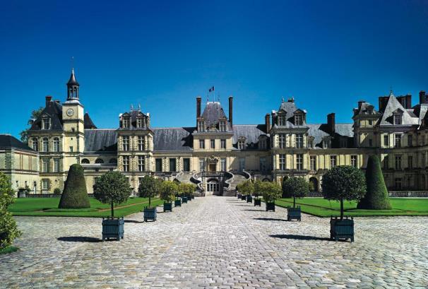 The Castle of Fontainebleau With over 1500 rooms at the heart of 130 acres of parkland and gardens, Fontainebleau is the only royal and imperial château to have been continuously inhabited for seven