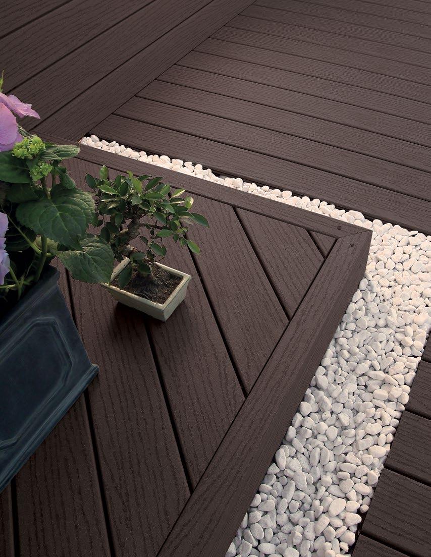 Traditional Decking in Vintage Brown.