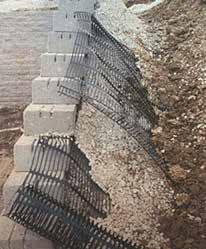 Geosynthetically Reinforced Soil Integrated Bridge System (GRS-IBS) Walll SEGMENTAL RETAINING WALL CONSTRUCTION INTRODUCTION Segmental Retaining Walls (SRWs) have progressed from simple landscaping