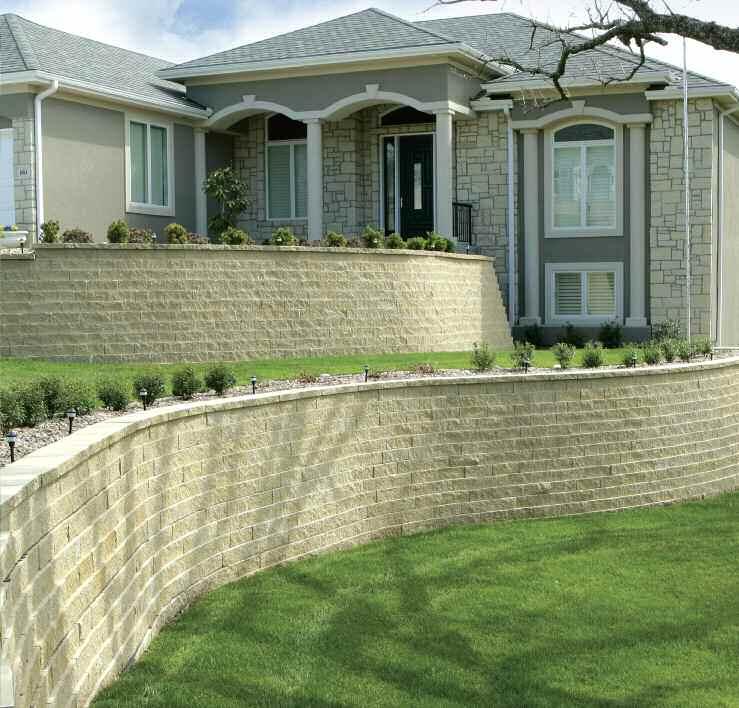 STANdARd RETAINING WALL COLLECTION RETANI STRAIGHT AND 3-WAY R612 RETAINING WALL SYSTEM The RETANI Straight and 3-Way R612 stones continue to provide economy of effort in a structural, finished