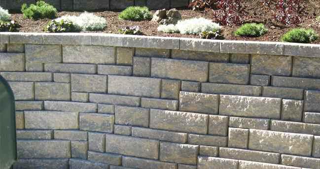 Available in blended earth tone colors, these stones are a reliable, easy-to-install alternative to natural stone walls.