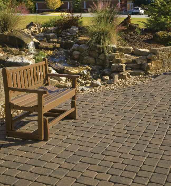 STANdARd paver COLLECTION PLAZA Plaza Stone is a timeless paving stone with an impressionistic embossed surface profile.