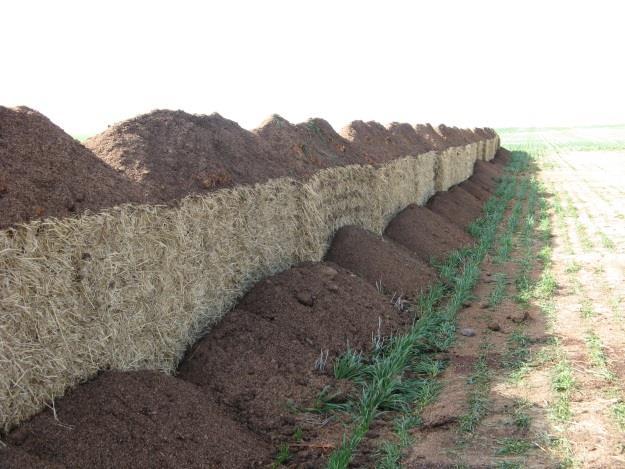 Spreading compost The cost for spreading compost can be significant with spreading rates varying from 1.5 ton/ha to 7ton/ha. Spreading costs contractor rates $150.