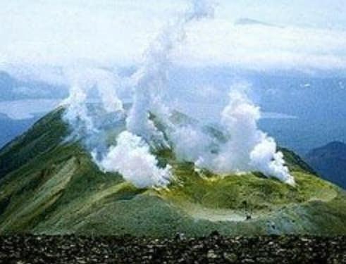 Volcano Mining: Kudriavy, Russia In the mid-1990 s, Rheniite (ReS2) discovered that the Kudriavy