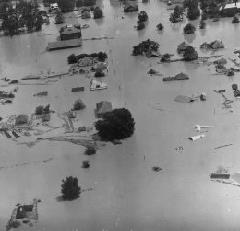 1927 Flood Establishment of WES 300 deaths, $1B damages Flood Control Act (1928)