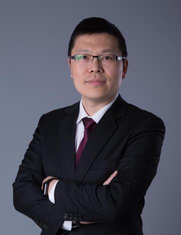 About the Speakers George Liu A graduate from Dalian University of Technology in China and ICB of Hong Kong University.