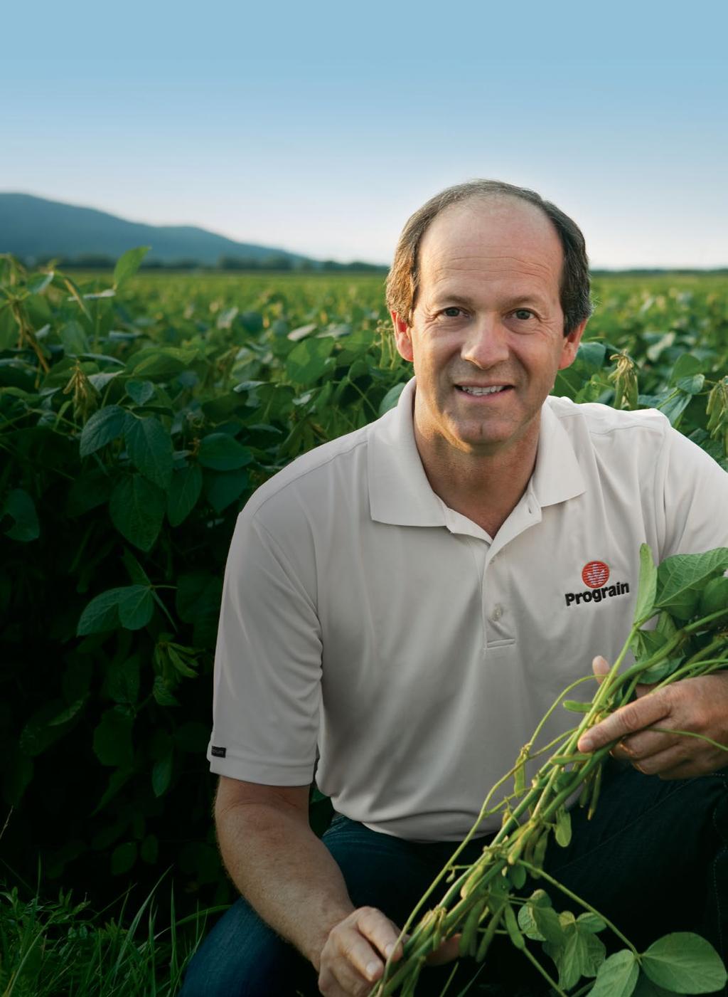 Létourneau Second row : Alain Létourneau, P.Marc Ham Developing soybean varieties that generate the most profitability for growers is our number one priority.