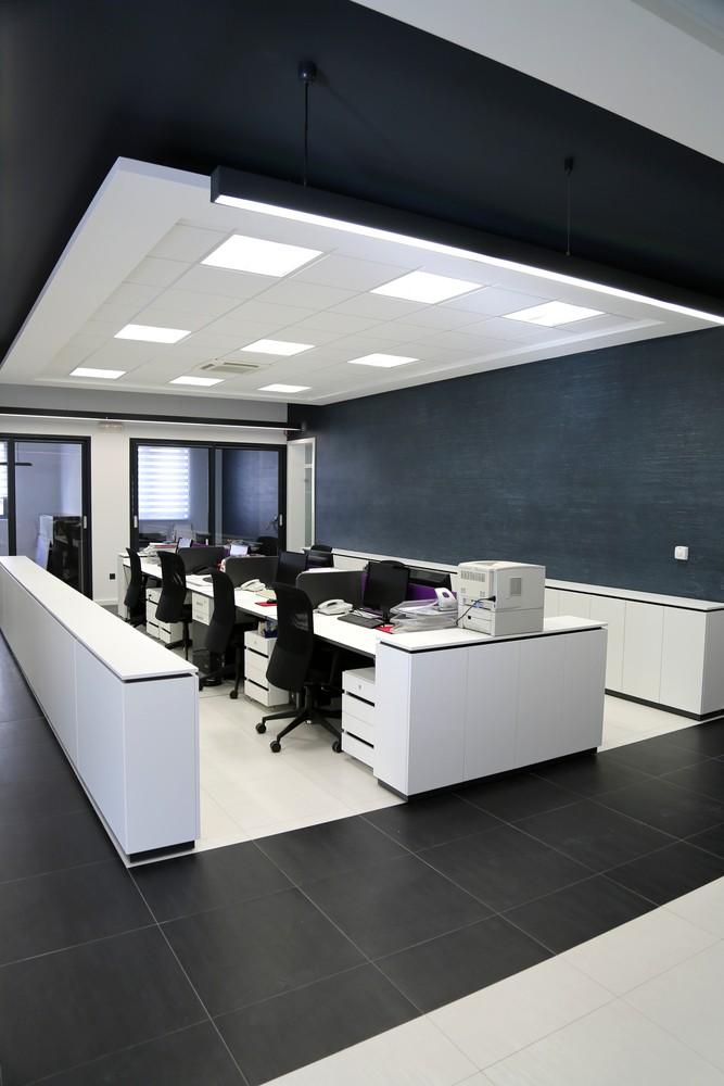 Simple Building criteria for lighting systems. All types and systems Simple Buildings follow the same lighting requirements as all other commercial buildings.