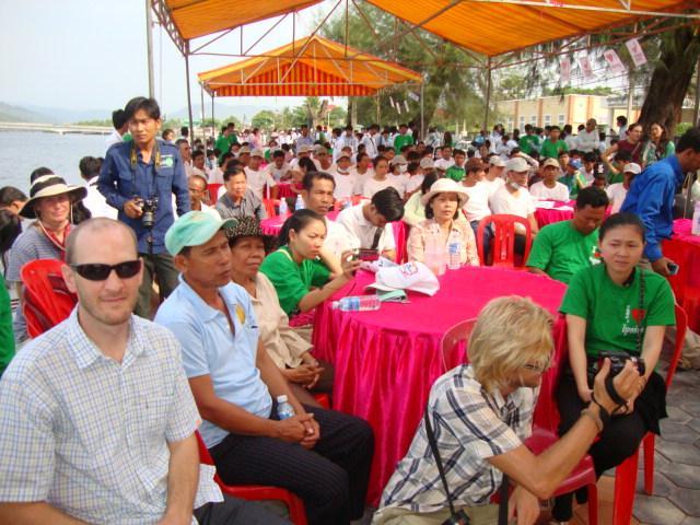 I Love Kampot River: 14 March 2012 500 people (local and international) participated in the Day I