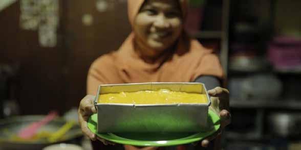 Elfa Susanti - Owner of Die Va Cake & Cookies Elfa Susanti is one of the 40 bakers in Rungkut Lor, Surabaya, East Java.