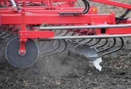 The huge tool bar clearance ensures a smooth residue flow, even on the highest yielding fields or wet, sticky soils, eliminating