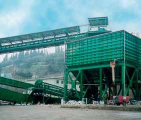 3 post drying silos with discharge belts, one distributor tower with a ❸ ❹ ❺ ❸ ❹ ❺ rotating chute to feed the material onto a transverse belt conveyor to supply the adjoining cement plant or onto a