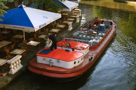Zero Emission Boat in Utrecht Delivery of 4 breweries and 1 catering industry to 65 clients along the canals of Utrecht is performed via an electric zero emission boat Cost