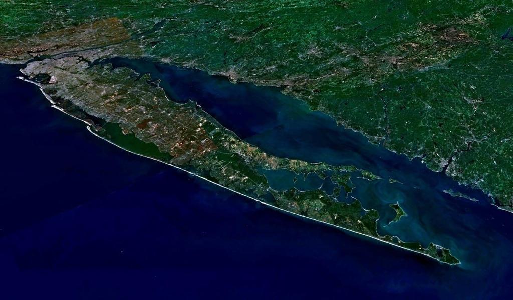 Long Island Sound: Background New York Connecticut Size: 3,259 km 2 Tide: 2 m
