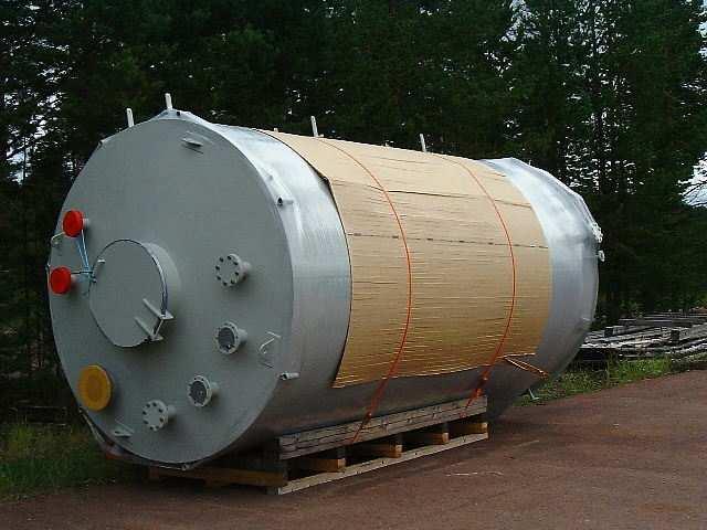 Tank for storage of hydrogen peroxide, for a metallurgical plant on the