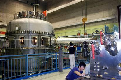 China claims fusion reactor test a success Government hopes fusion provides clean, limitless energy source http://www.msnb