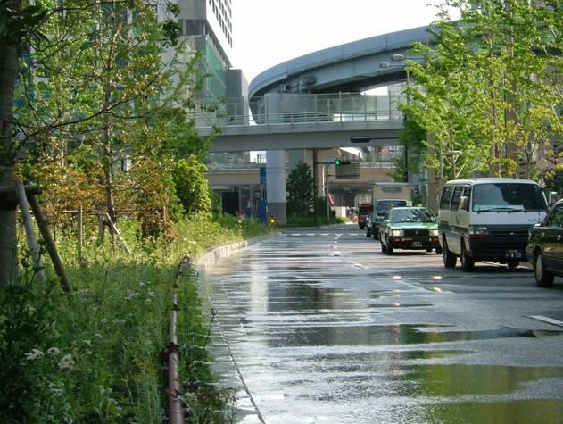 Examples of countermeasures (1) Increase of evaporation from urban surfaces; Road Surface