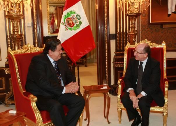 Repsol's Chairman, Antonio Brufau, explained to the Peruvian President, Alan Garcia, the company's plans in the