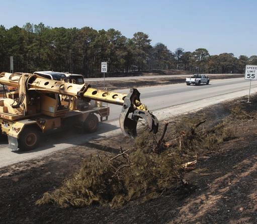 Debris Removal After a hurricane, TxDOT s priority is to clear state roads of debris for emergency response operations.