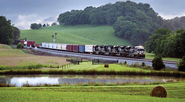 NORFOLK SOUTHERN 2014 SUSTAINABILITY REPORT 9 SUSTAINABLE TRANSPORTATION Rail s Environmental Advantage Moving freight by rail offers an efficient, cost-effective, and immediate way to reduce U.S. greenhouse gas emissions.