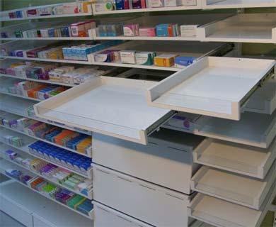 Pullout shelves - extend fully on heavy duty drawer runners to allow easy access to rear.