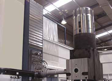 The FT is equipped with a standard boring mill live spindle.
