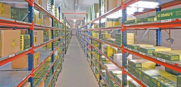 Basic structures Galvanised picking shelves The most frequent combination is to fit metal shelves with Z