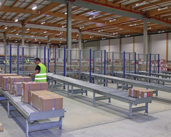 FREE ROLLER CONVEYOR This system is equipped with rollers with no motor, suitable for use in gravity accumulation, in dispatch areas and at work stations.