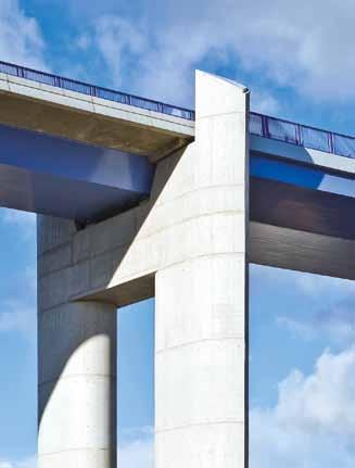 1 which connects up to Stralsund bypass was designed as a reinforced concrete bridge with individual spans of 29.0 + 30.5 + 7 x 33.5 + 32.5 m. Structure 1.