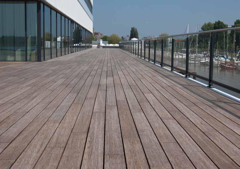 Bamboo X-treme shows similarity to other hardwoods in grain and structure. The characteristic bamboo nodes however can still be recognized and gives the product a special and lively look.