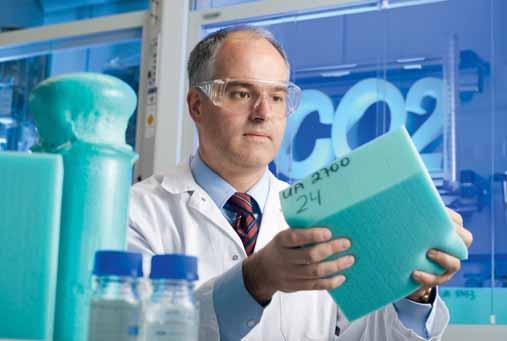 Energy CO 2 destined to become a valuable raw material for innovative substances Three atoms for a clean future Oil is becoming increasingly scarce, and carbon dioxide an ever greater problem for the