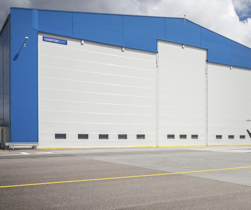 Hangars Champion Door solutions with elevating support posts are ideal for extra wide and extra high doorways.