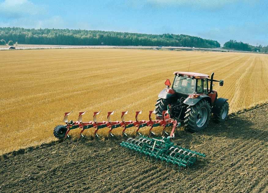 Kverneland Ecomat A complete new concept in seedbed preparation with capacity up to 3-4 Ha/h 8 Save time and money with Kverneland Ecomat At first glance, the Kverneland Ecomat may look like an